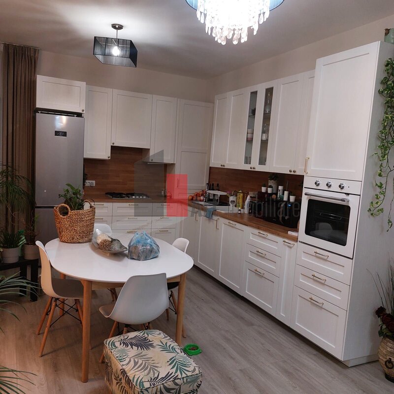 Domnesti Vanzare casa individuala, 4 camere, toate utilitatile, teren 400 mp